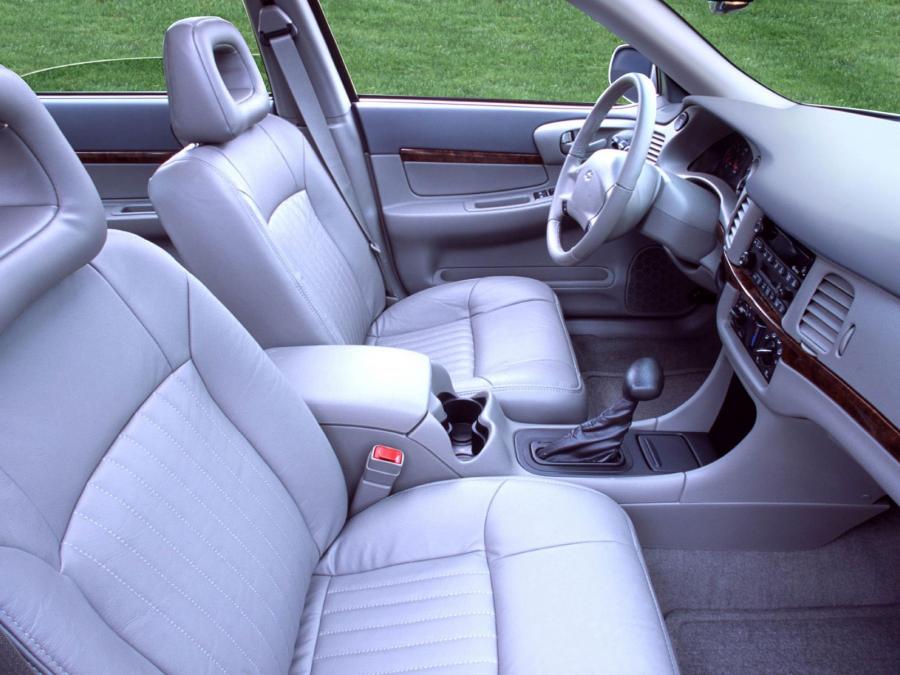  Chevrolet Impala LS 2000 года  (фото 5 из 12)
